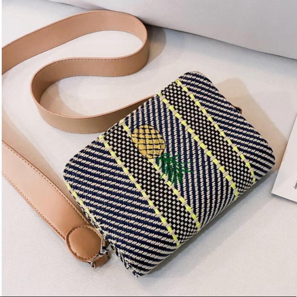 🎉HP🎉 🆕 CEBU Pineapple Shoulder Bag - Picture 7 of 8